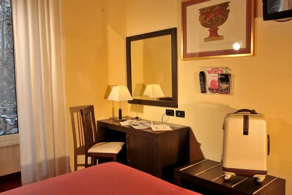 Hotel Versailles Roma 0*,  Italia